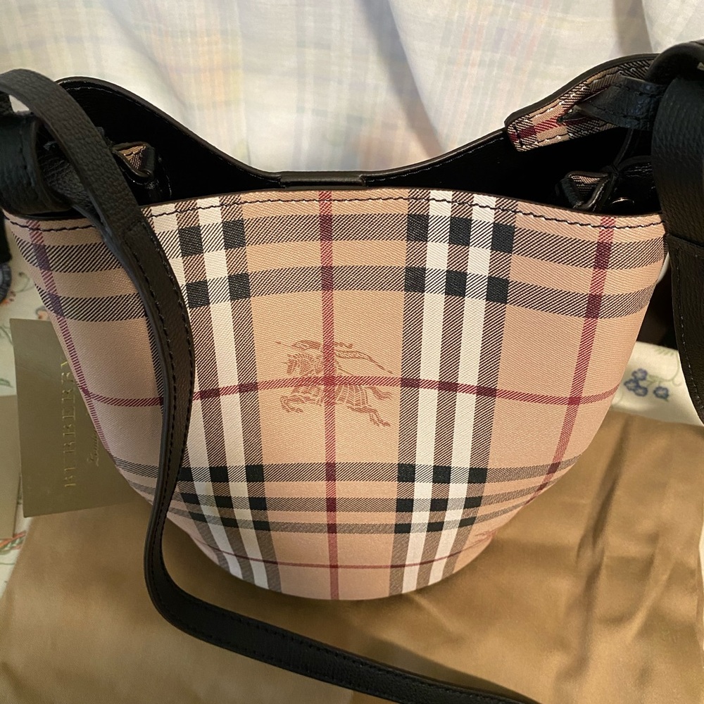 New Burberry bag - Picture 3 of 6